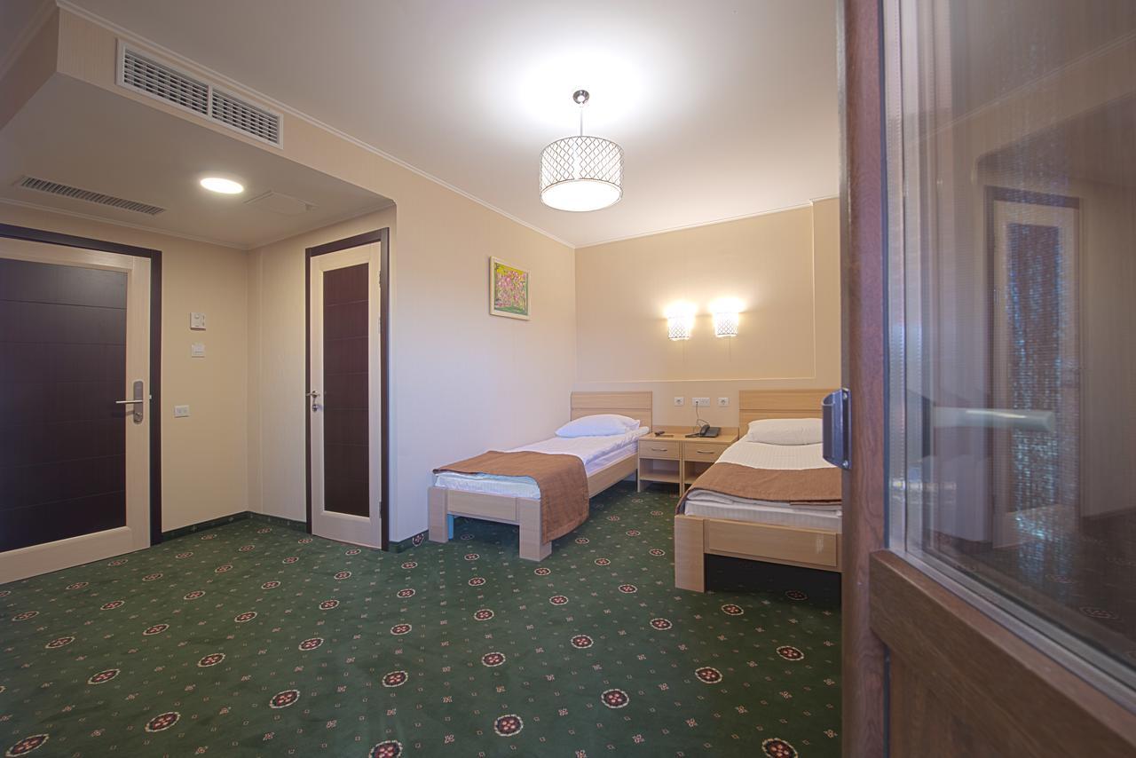 Advenus Hotel Lviv Dış mekan fotoğraf