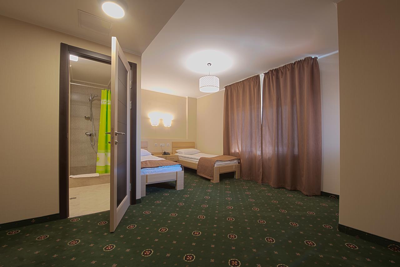 Advenus Hotel Lviv Dış mekan fotoğraf
