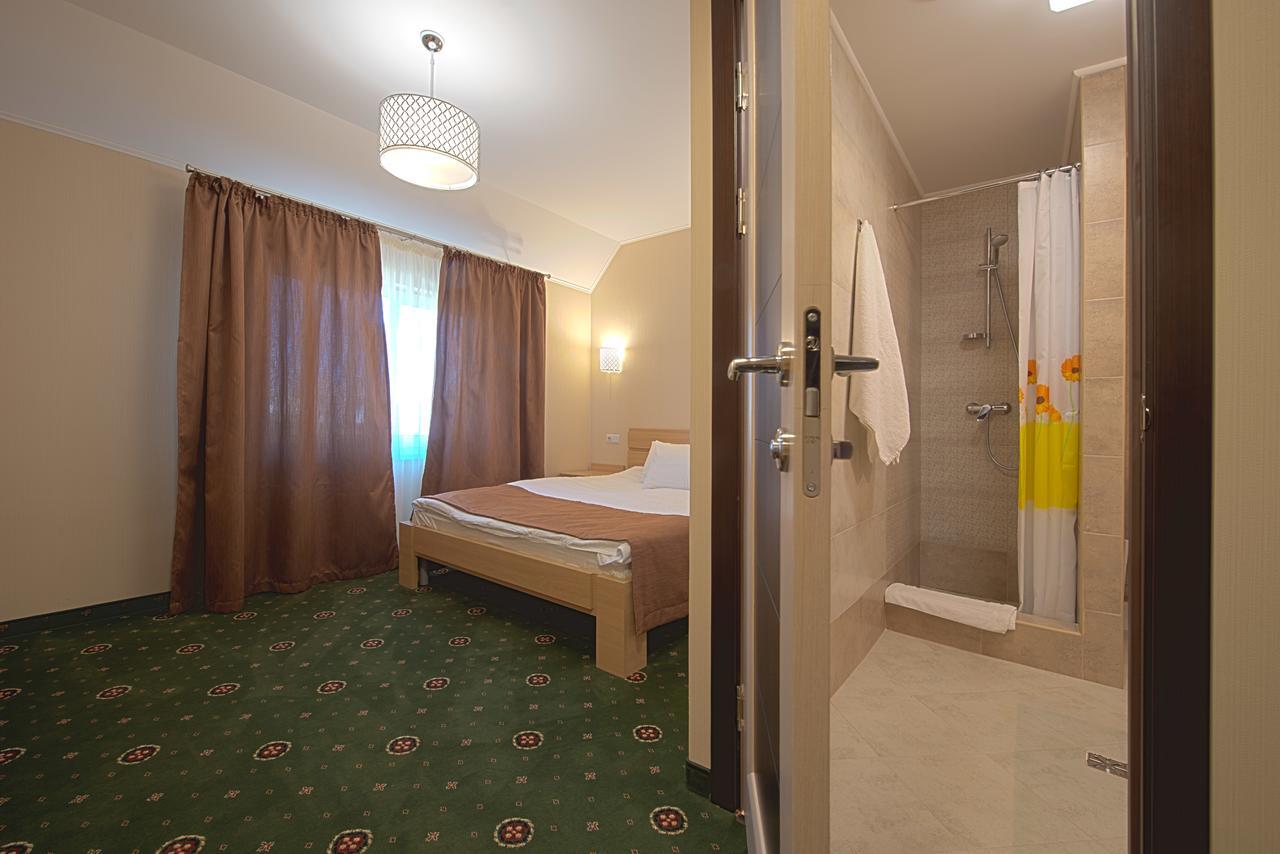 Advenus Hotel Lviv Dış mekan fotoğraf