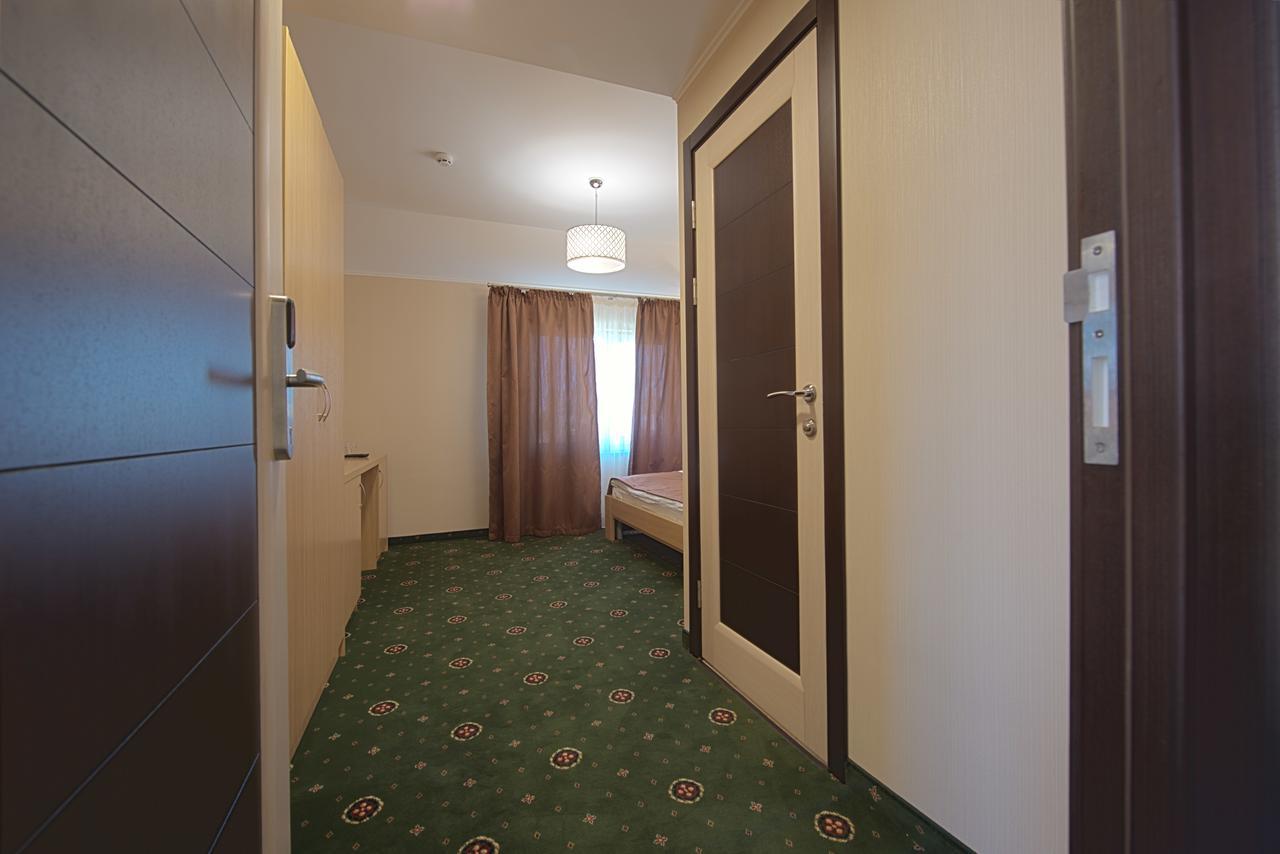 Advenus Hotel Lviv Dış mekan fotoğraf